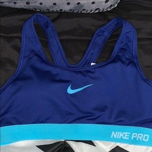 NIKE Women’s Sports Bra